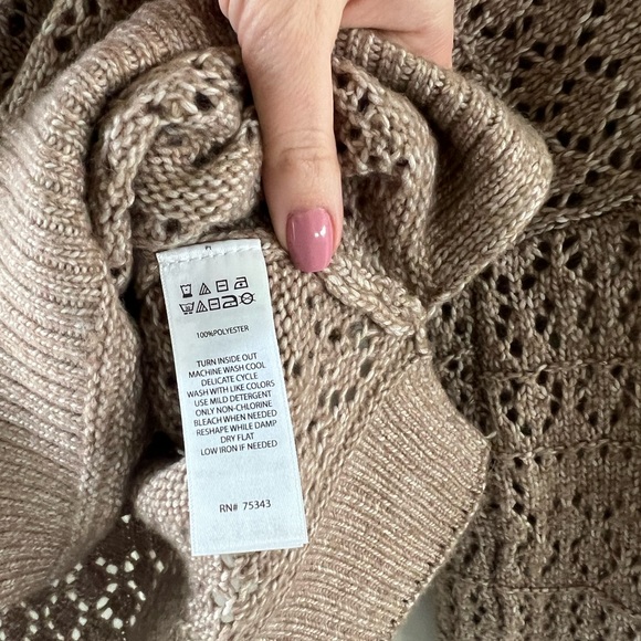 NWT LONDON KAYE Cropped women’s sweater size S - Picture 4 of 6